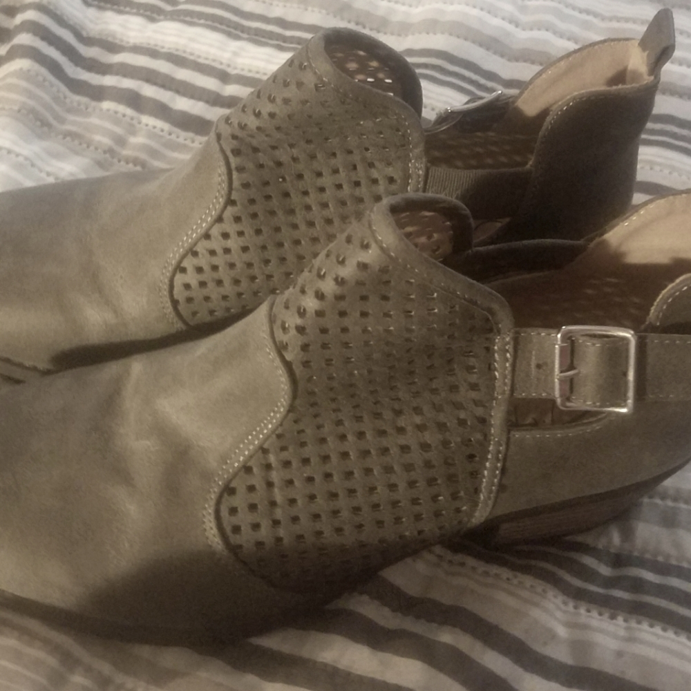 J ADAMES BOOTIES!! 2 CUTE!!